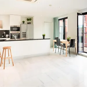 https://marble-lodge-luxury-apartments-center-of-antwerp.hotelsghent.com